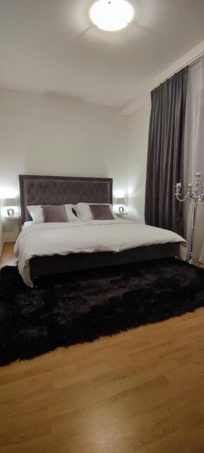 Apartmán 2 Izbovy Byt 60M2 V Centre Na Bakossovej, 24H Self Checkin Banská Bystrica Exteriér fotografie